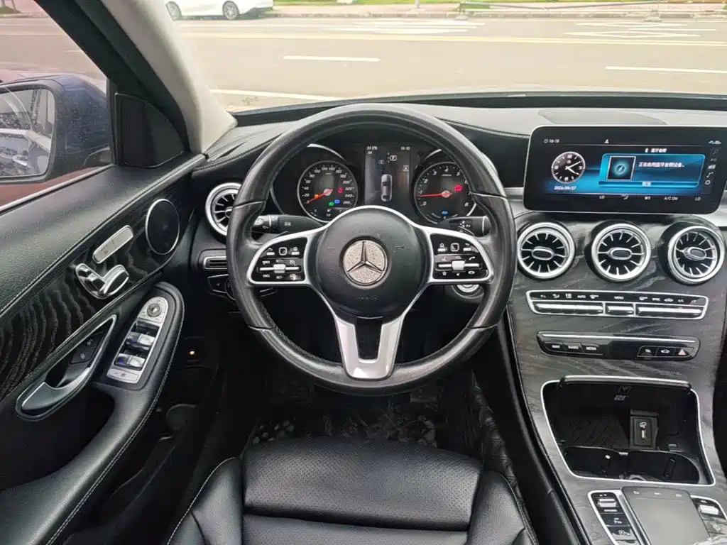 Mercedes-Benz C-Class — миниатюра 11