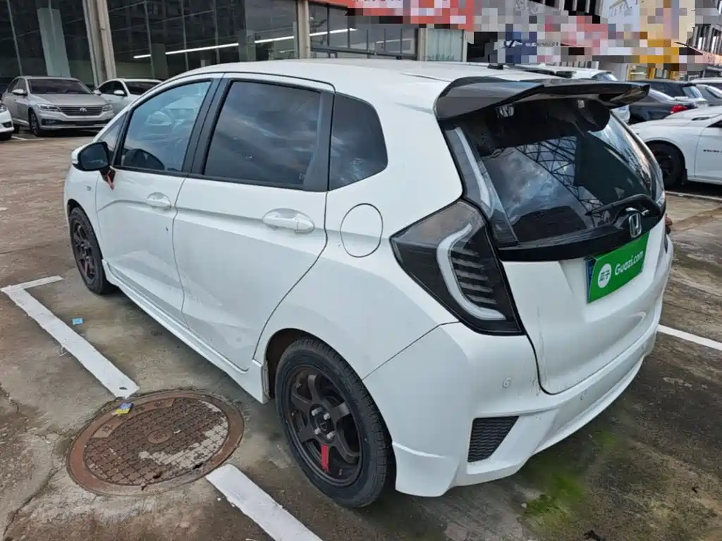 Honda Fit — миниатюра 5