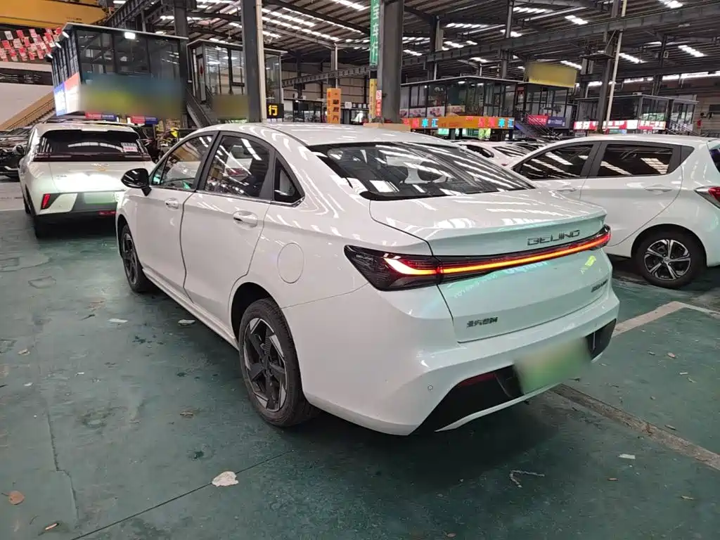 BAIC EU5 Plus — миниатюра 23