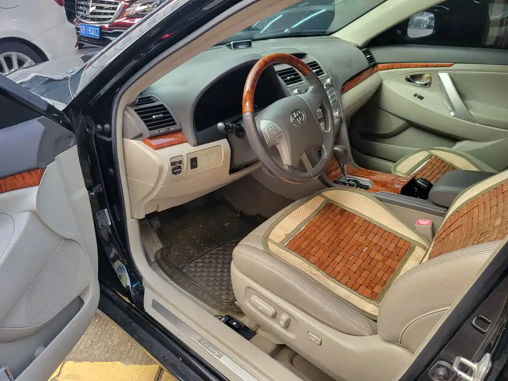 Toyota Camry — миниатюра 6