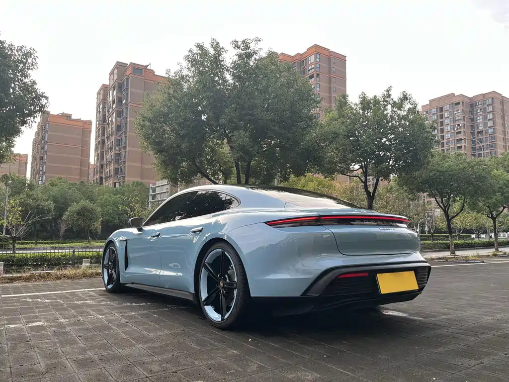 Porsche Taycan — миниатюра 16