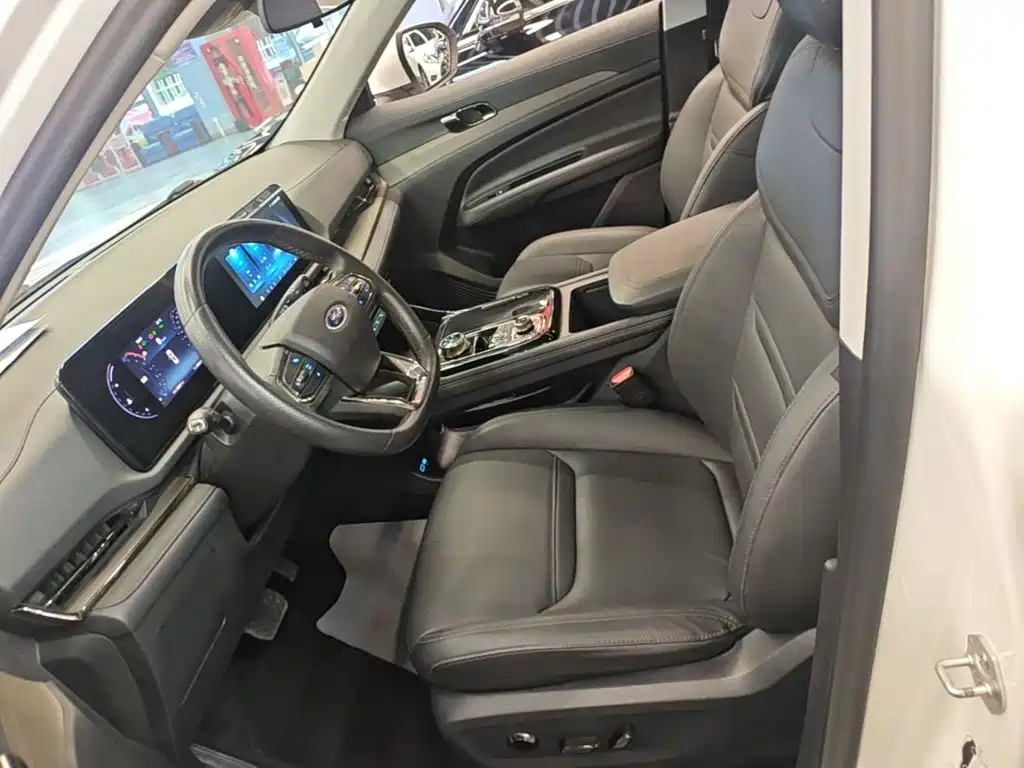Ford Equator Sport — миниатюра 15