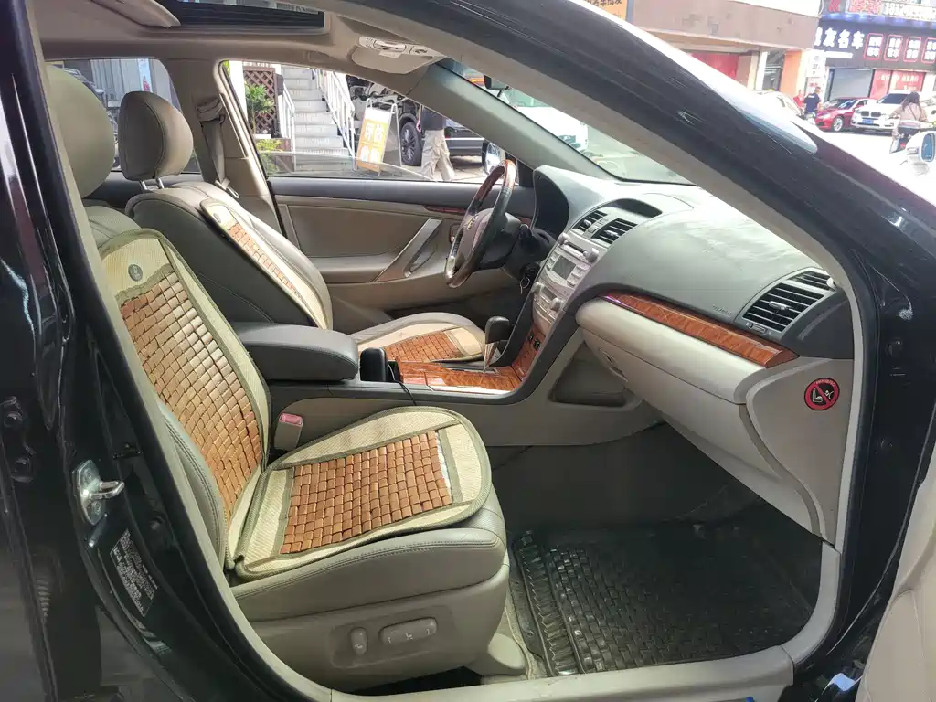 Toyota Camry — миниатюра 7