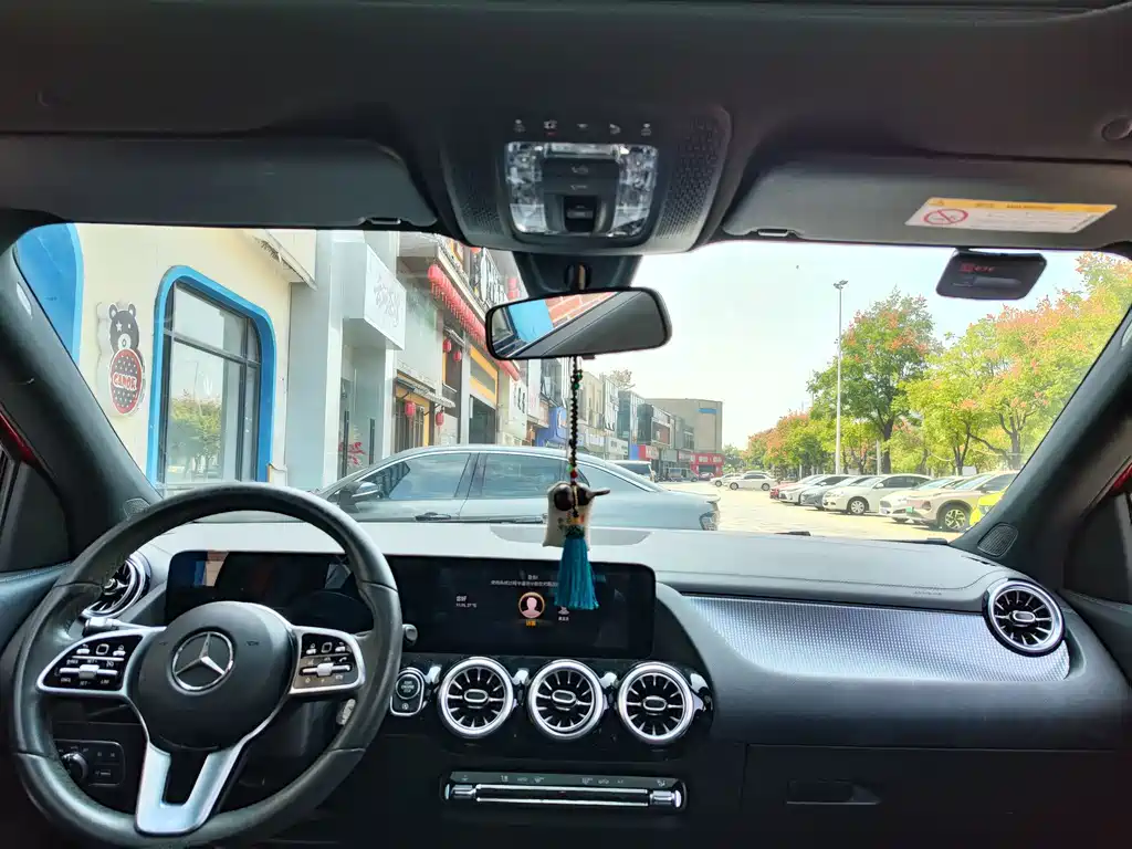 Mercedes-Benz GLA — миниатюра 18