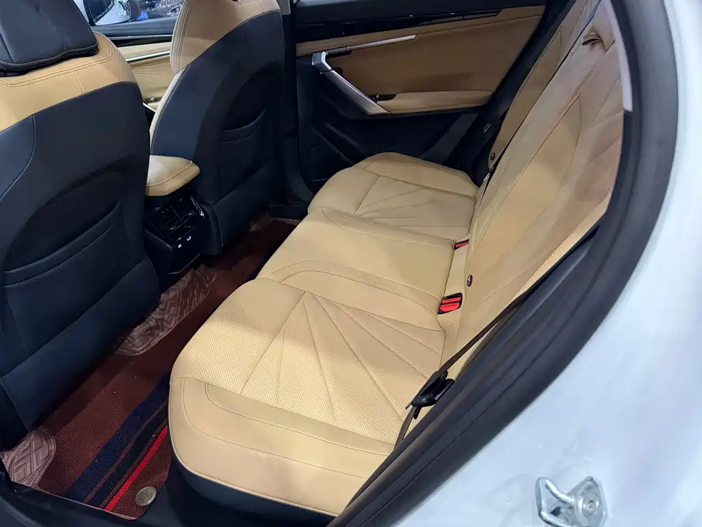 Geely Boyue L — миниатюра 4