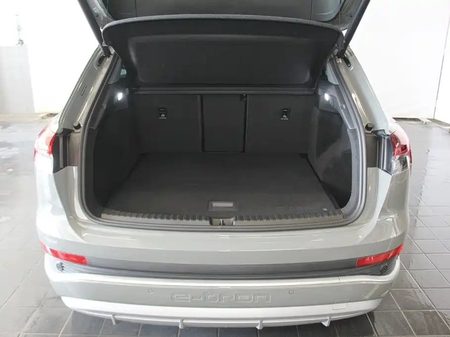 Audi Q4 e-tron — миниатюра 7