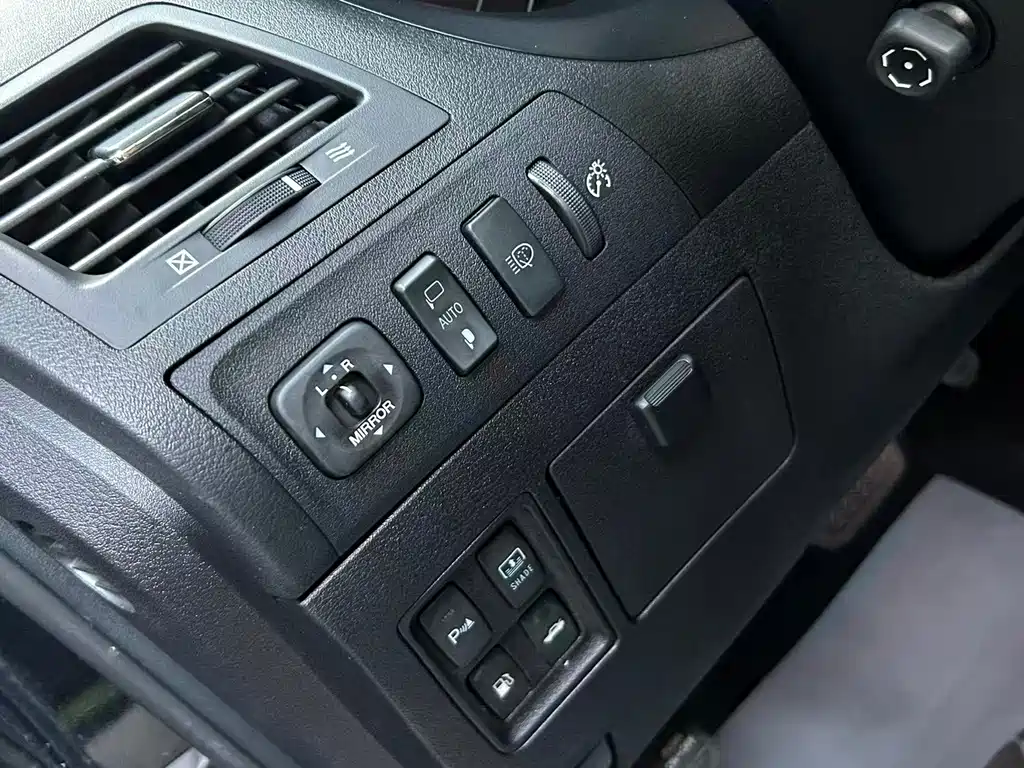 Lexus ES — миниатюра 13