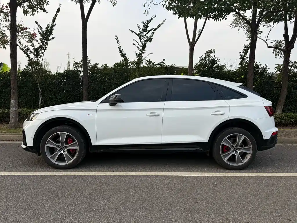 Audi Q5L Sportback — миниатюра 9