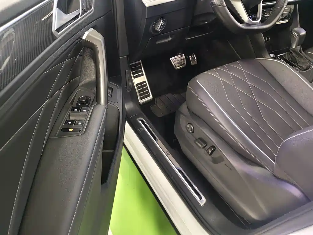Volkswagen Tiguan L — миниатюра 3