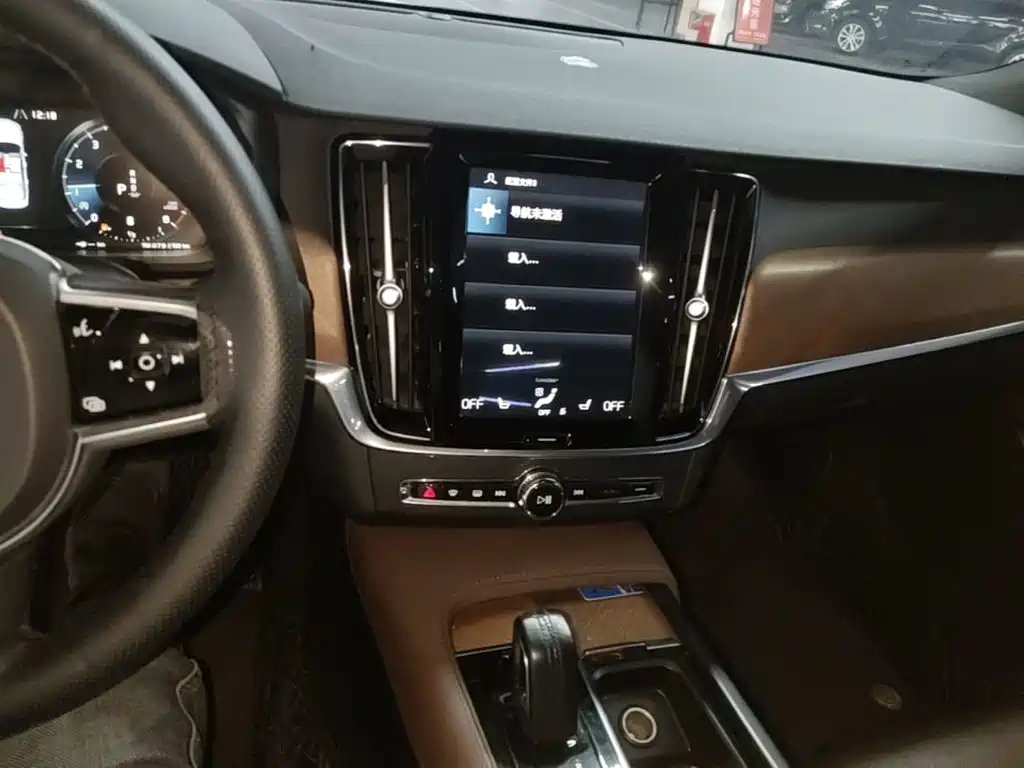 Volvo S90 — миниатюра 13