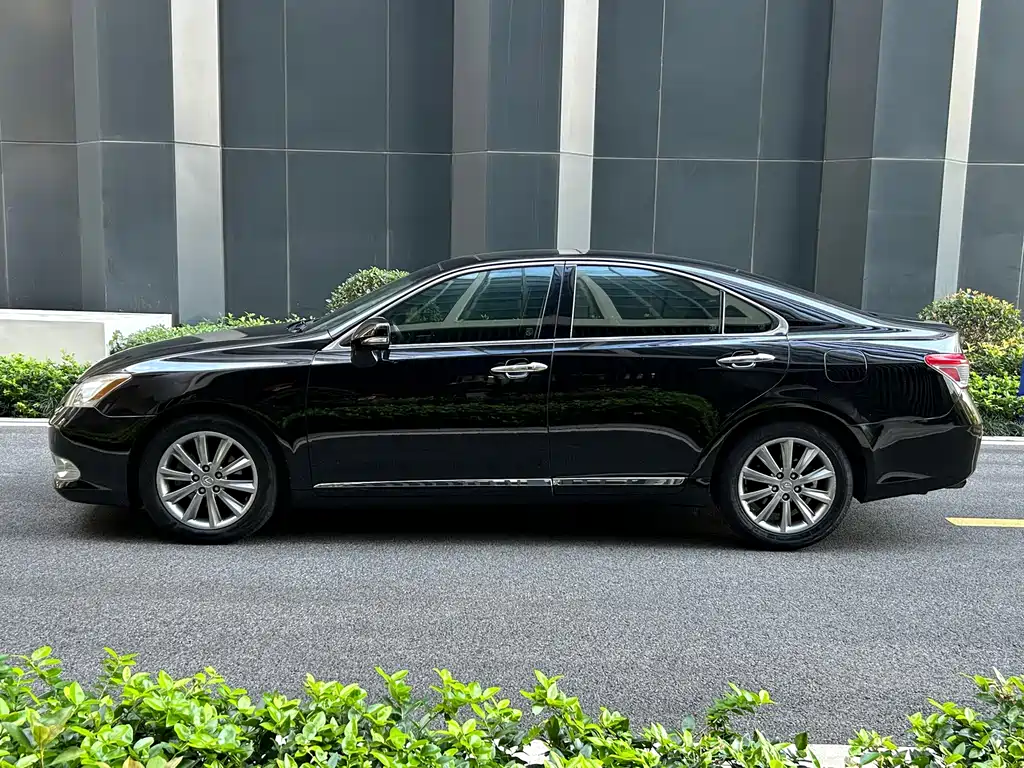 Lexus ES — миниатюра 4