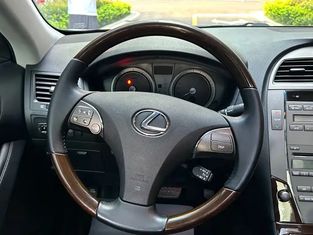 Lexus ES — миниатюра 15