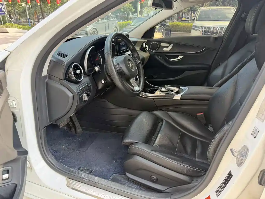 Mercedes-Benz C-Class — миниатюра 4