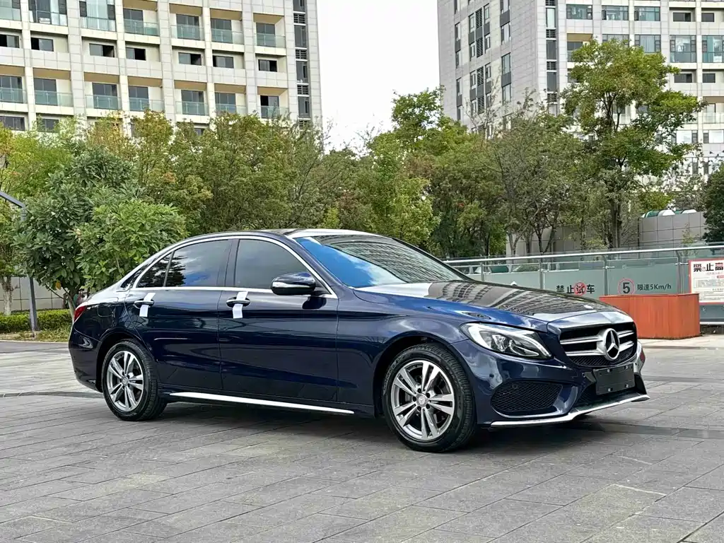 Mercedes-Benz C-Class — миниатюра 3