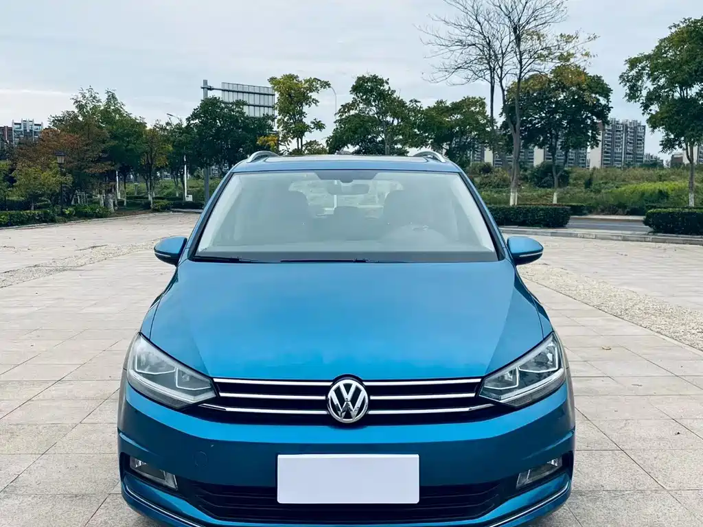 Volkswagen Touran — миниатюра 2