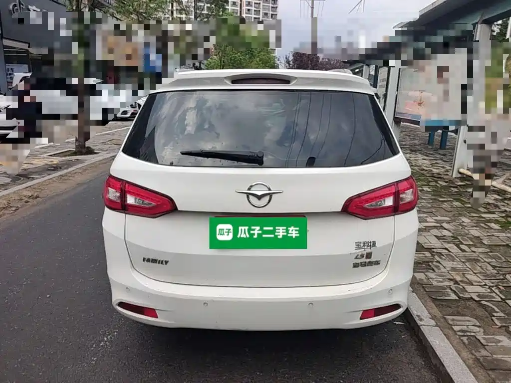 Haima Familia MPV — миниатюра 6