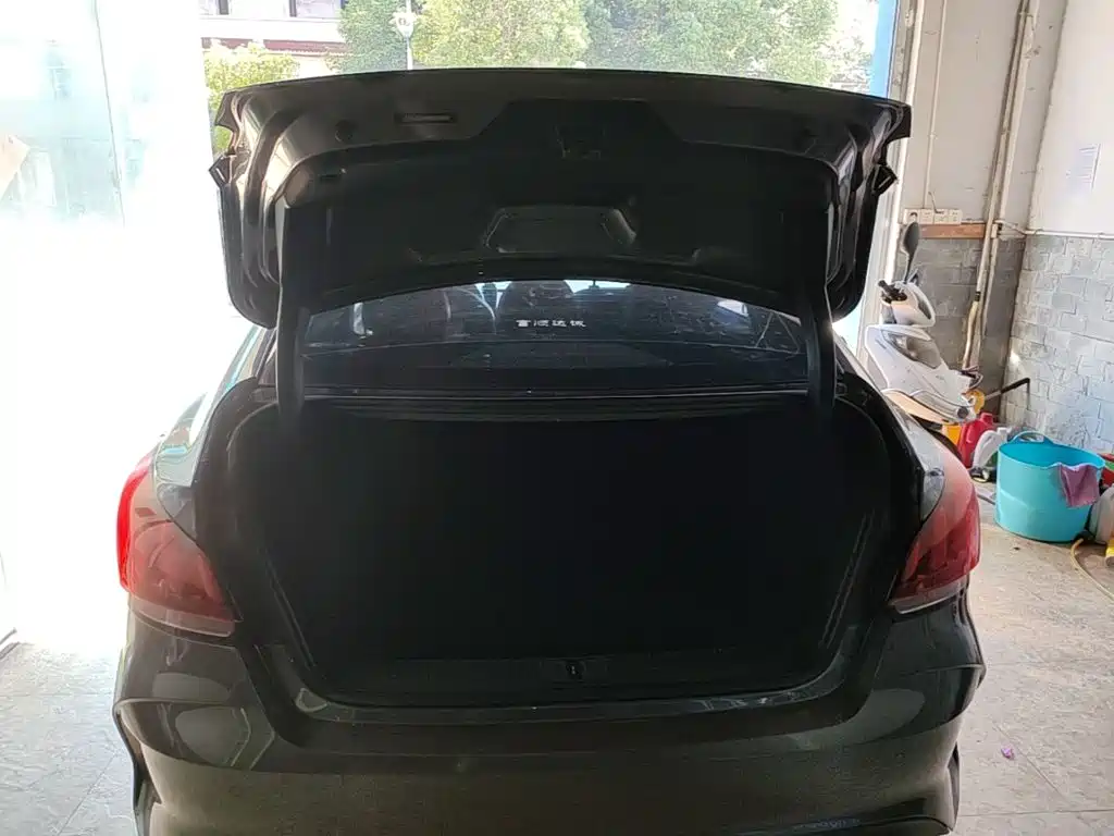 MG MG5 — миниатюра 19