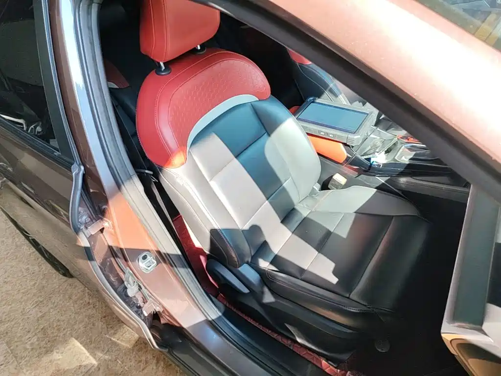MG MG5 — миниатюра 25