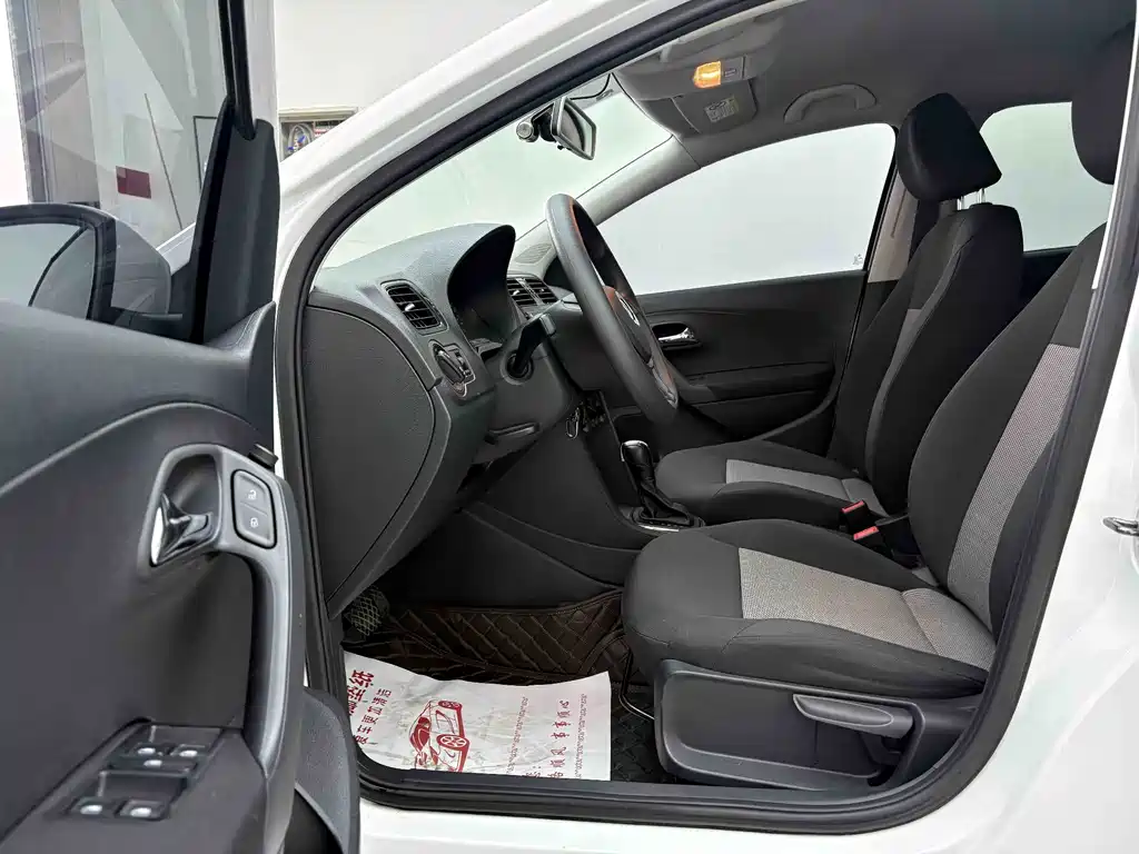 Volkswagen Polo — миниатюра 5