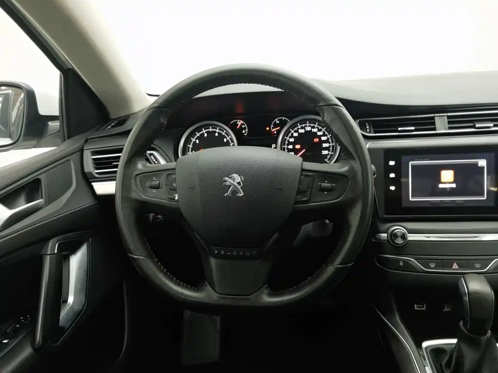 Peugeot 408 — миниатюра 11