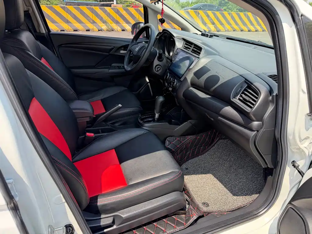 Honda Fit — миниатюра 11