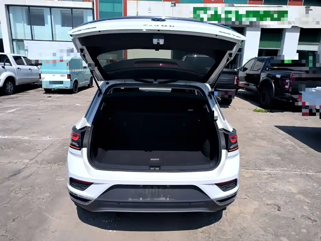 Volkswagen T-Roc — миниатюра 19