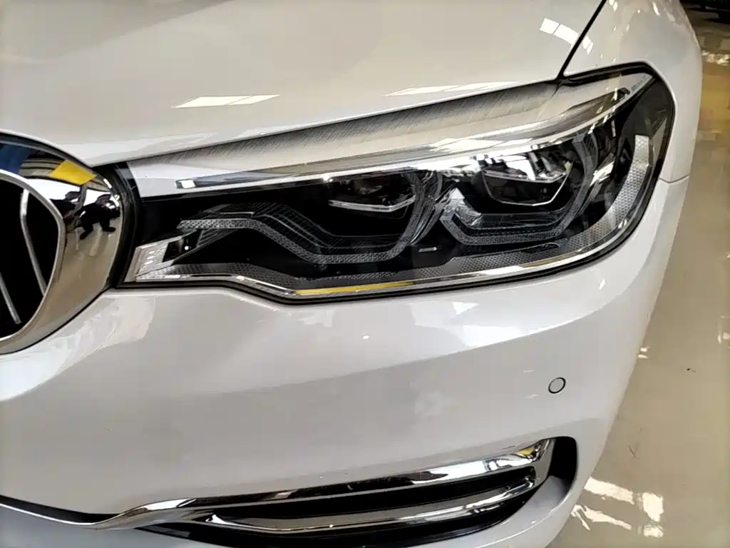 BMW 5 Series — миниатюра 18
