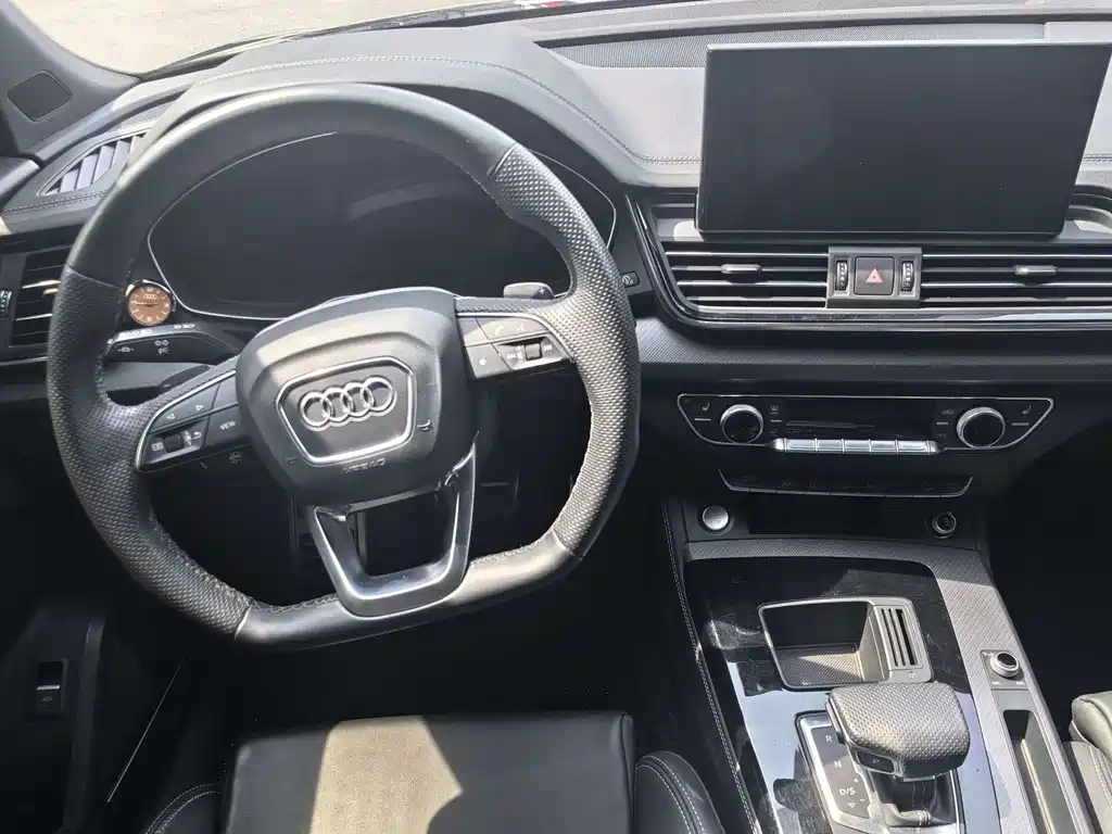 Audi Q5L 2025 45 TFSI Luxury