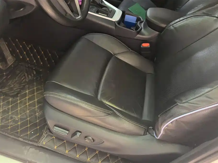 Toyota Wildlander 2020 2.0L CVT Luxury