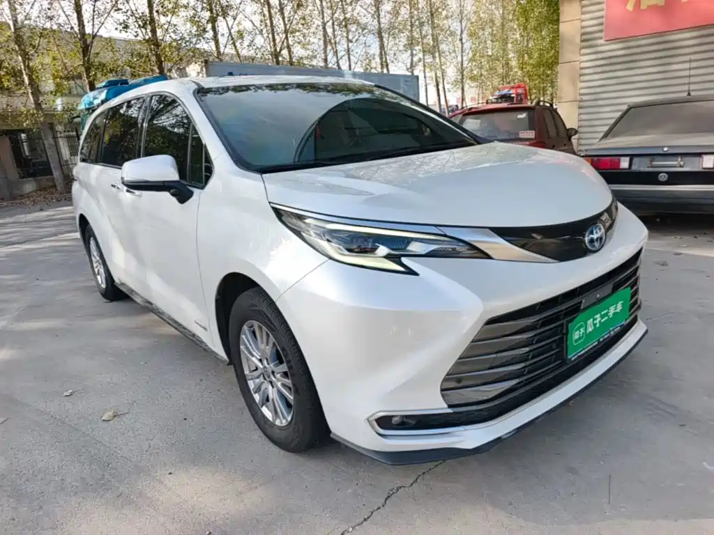 Toyota Sienna — миниатюра 4