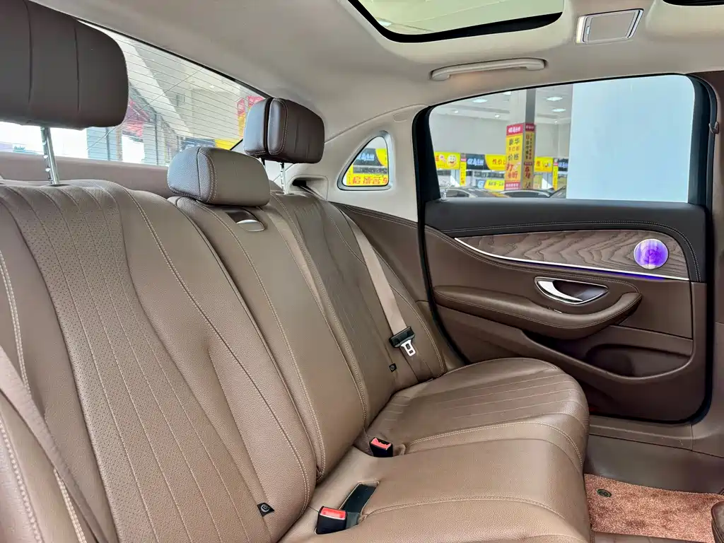 Mercedes-Benz E-Class — миниатюра 13