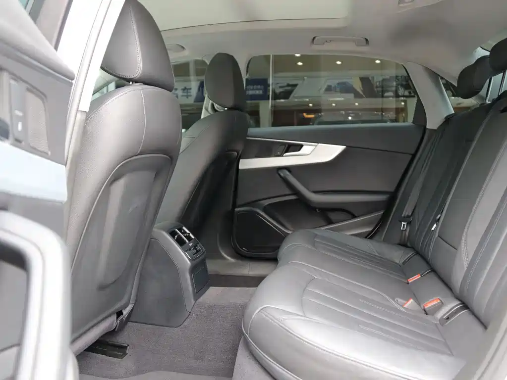 Audi A4L — миниатюра 5
