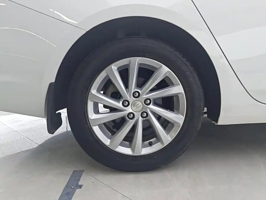 Buick Verano — миниатюра 6