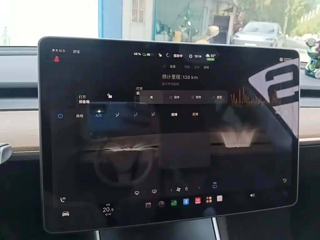 Tesla Model 3 — миниатюра 13