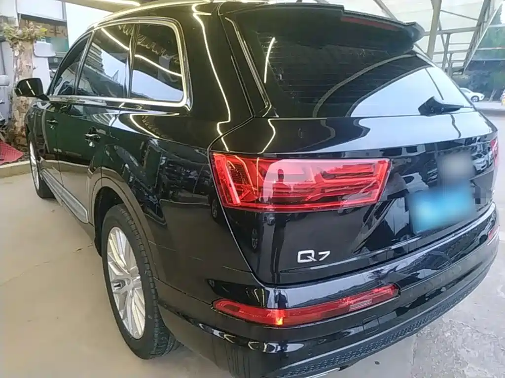 Audi Q7 — миниатюра 5
