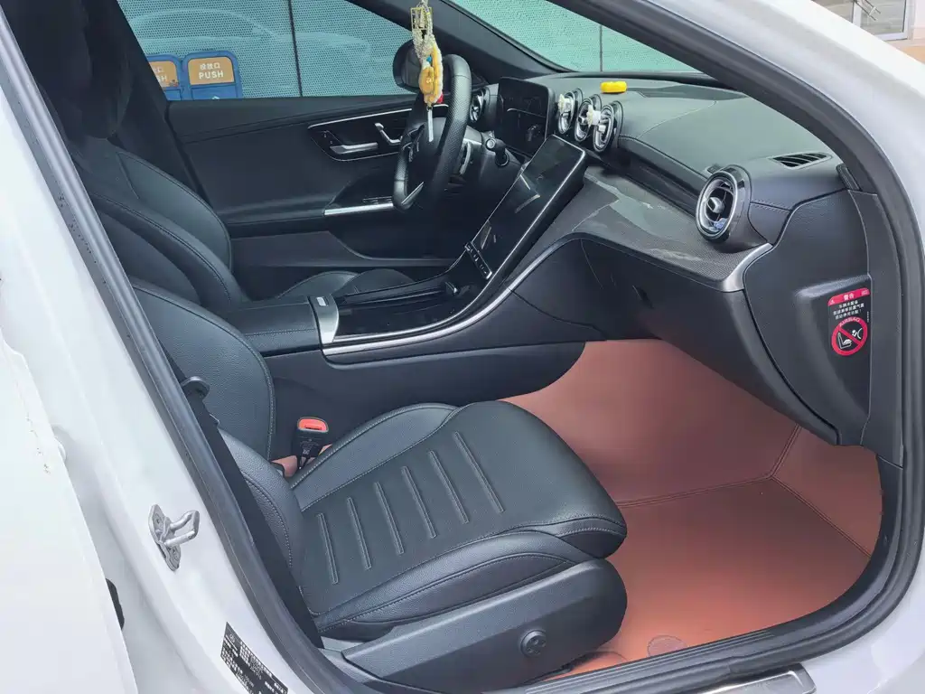 Mercedes-Benz C-Class — миниатюра 4