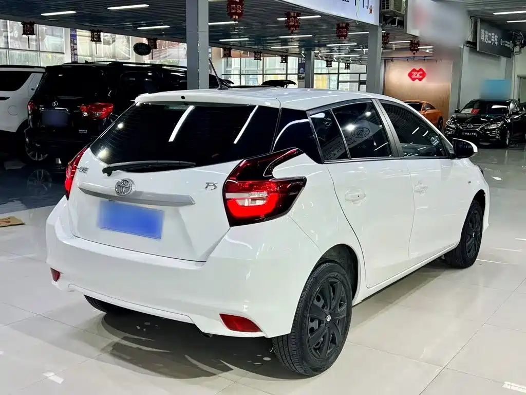 Toyota Vios FS — миниатюра 7