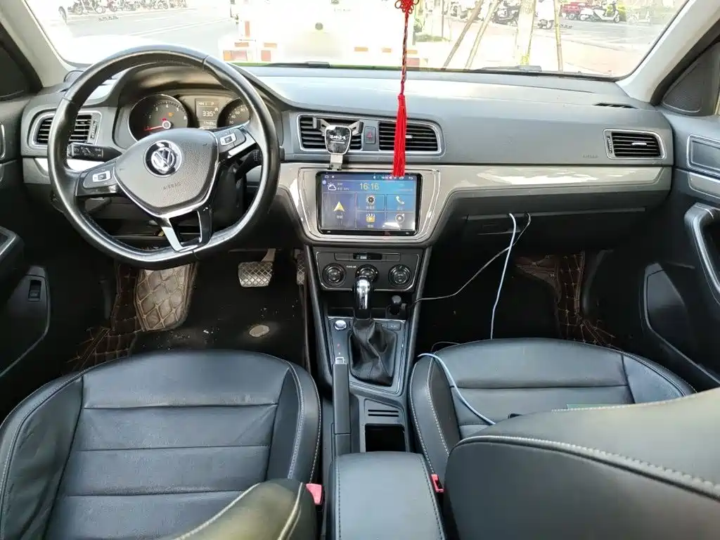 Volkswagen Lavida — миниатюра 5
