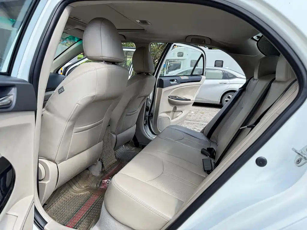 BYD e5 — миниатюра 10