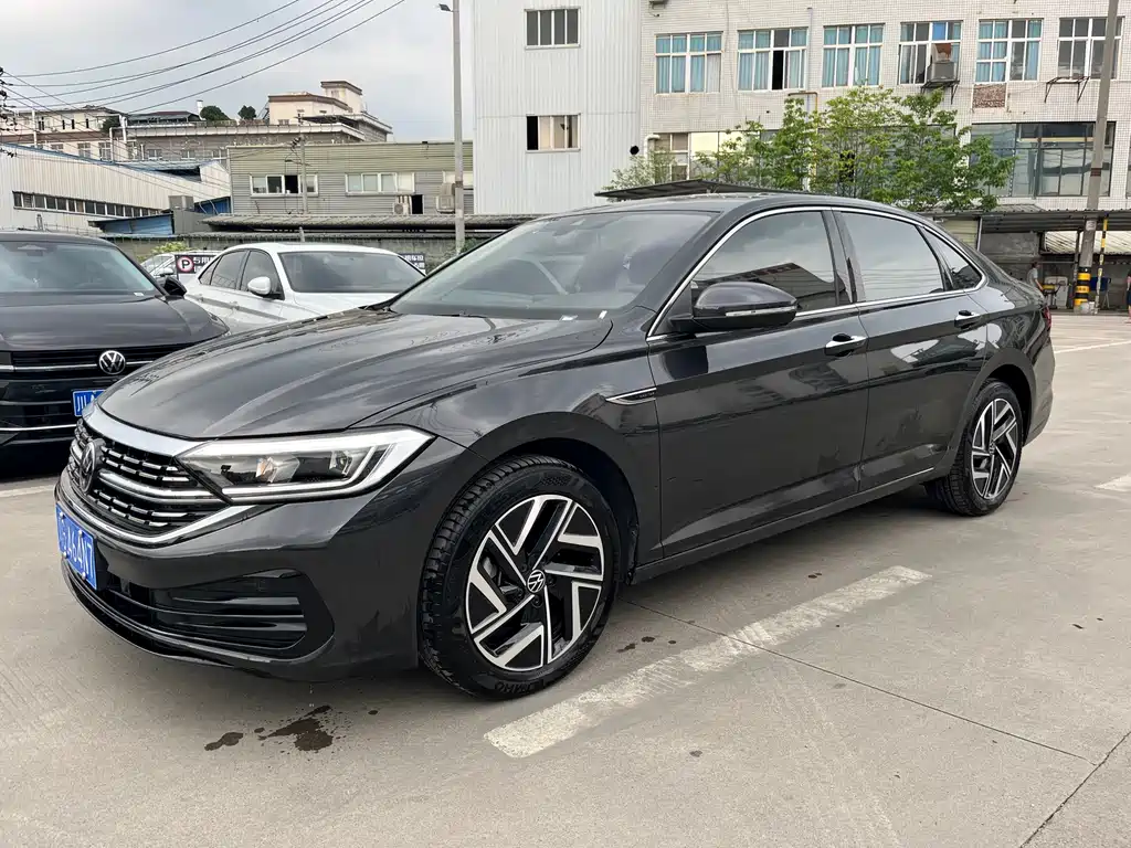 Купить Volkswagen Sagitar