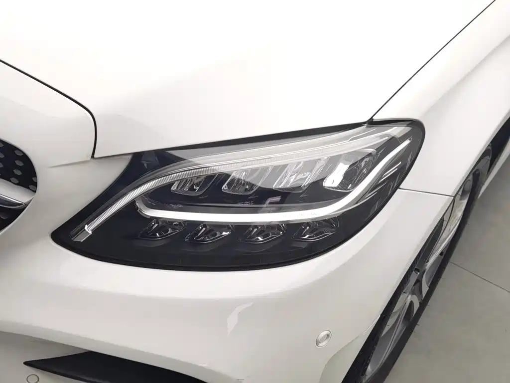 Mercedes-Benz C-Class — миниатюра 7