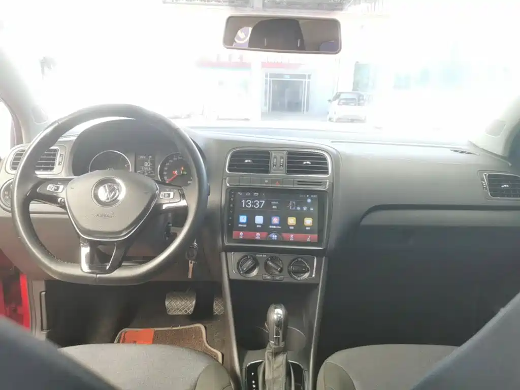 Volkswagen Polo — миниатюра 10