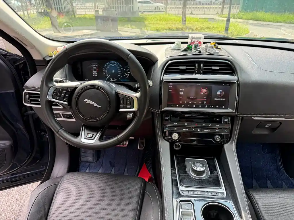 Jaguar F-PACE — миниатюра 14