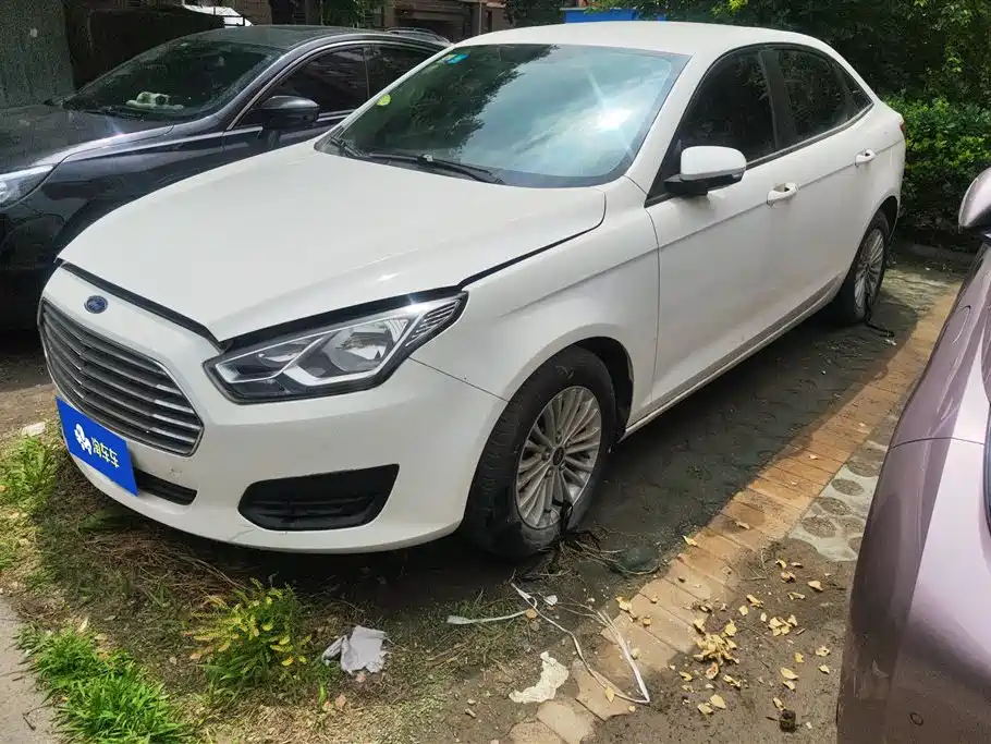 Купить Ford Escort