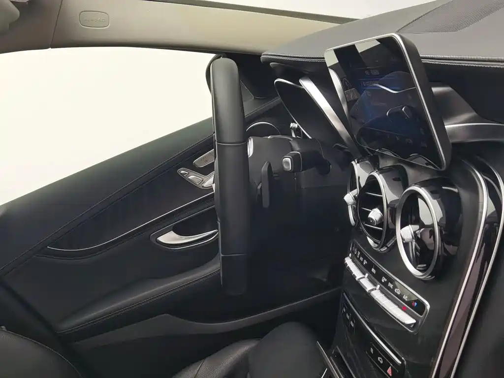 Mercedes-Benz C-Class — миниатюра 22