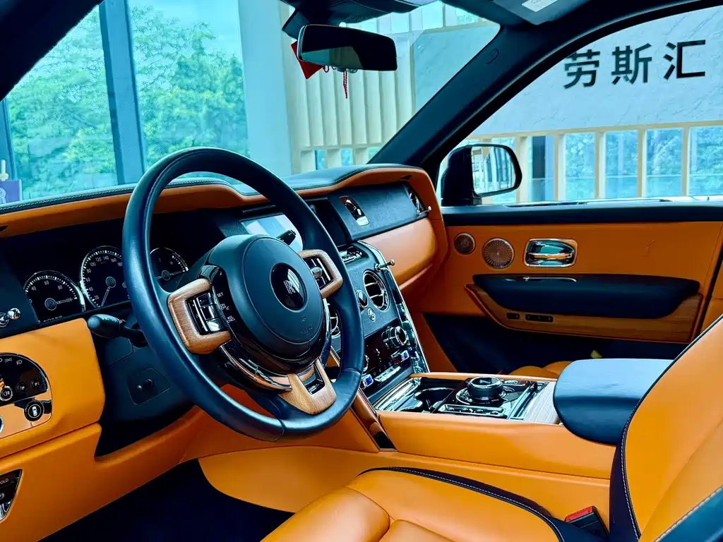 Rolls-Royce Cullinan — миниатюра 11