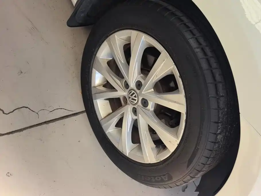 Volkswagen Lavida — миниатюра 6