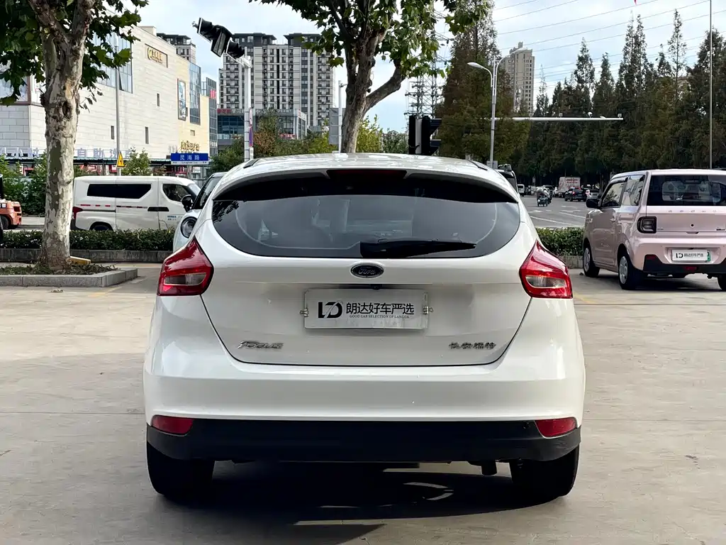 Ford Focus — миниатюра 8