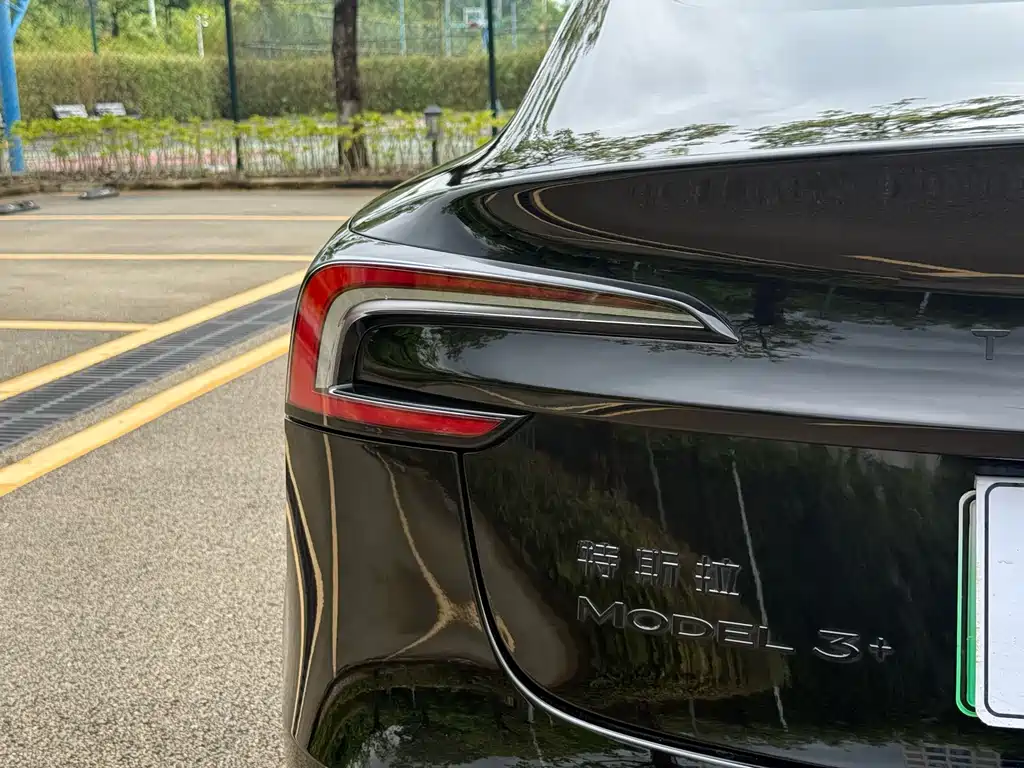 Tesla Model 3 — миниатюра 14