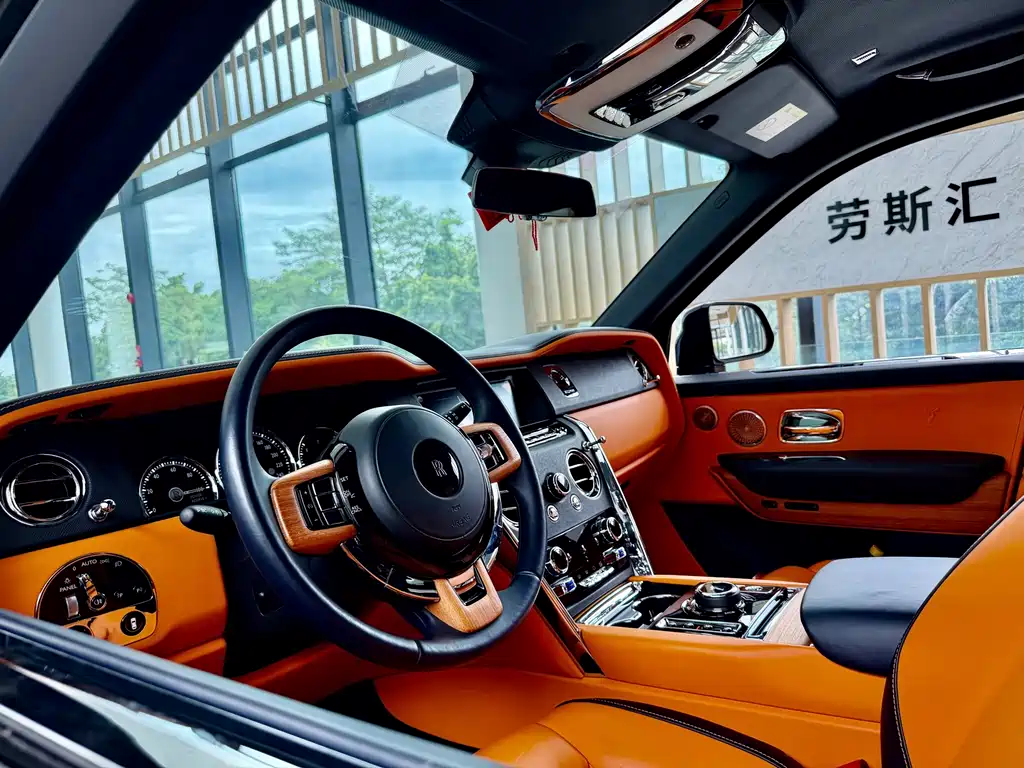 Rolls-Royce Cullinan — миниатюра 6